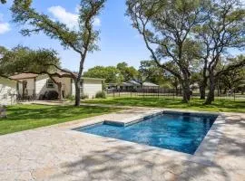 Upscale Home with Pool and FirePit - Close to Mercer St!