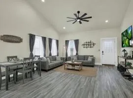 Hill Country-Fire Pit & Hot Tub!