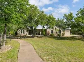 Spicewood Lodge w/Pool, HotTub