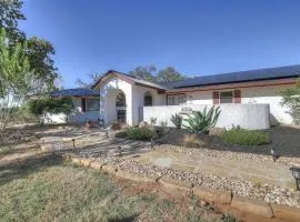 Casa Bonita: Scenic Hill Country Views!