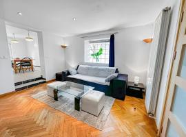 Maison conviviale - Proche aéroport Roissy, hotel in Le Blanc-Mesnil