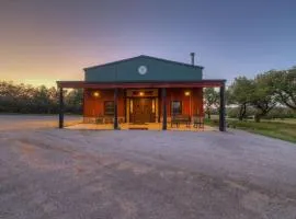 Oakridge Ranch - Pool,Hot Tub, Pickleball Court, Whiskey & Wine Room