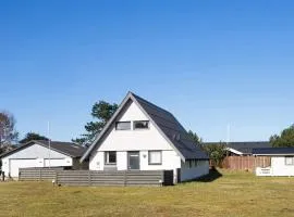 8 person holiday home in Glesborg-By Traum