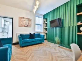 Bright 3-Bed Swansea House + Parking