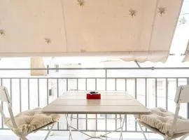 1BR Designer Apt Next To Metro & 15 minutes to Acropolis