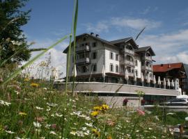 The Alpina Mountain Resort, hotel cerca de Spinezman - Huenerchopf, Tschiertschen