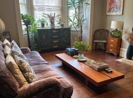 Central Boutique Townhouse, villa i London