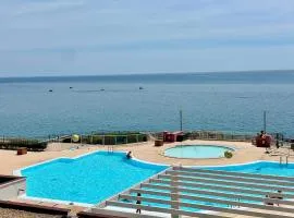 ''578'' Superbe T2 Front de mer, Parking, Clim