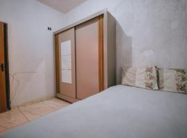 Doce Lar 58- Quarto Exclusivo, hotel in Cabo de Santo Agostinho