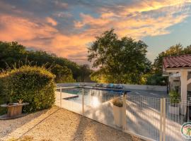 Gîtes Domaine des 4 Mas - LA HOWLITE - LE LARIMAR - L'AMAZONITE, ξενοδοχείο σε Sembas