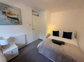 Newbury House Long Stays Free Parking and Wifi