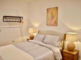 Modern flat in South Yorkshire, hotel v destinaci Doncaster