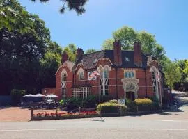 The Old Hunting Lodge at The Talbot Inn