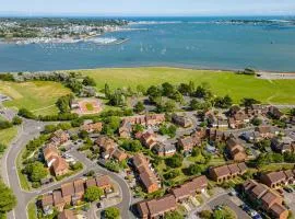 Shell Cove - With Sunny Rear Patio Near Harbourside Park