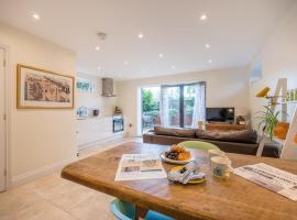 Sedge Cottage "Barn", Reydon، فندق في Reydon