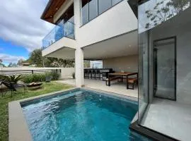 Casa 05 Monte Boa Vista - Casa de Luxo na Serra com Sauna e 4 Suítes
