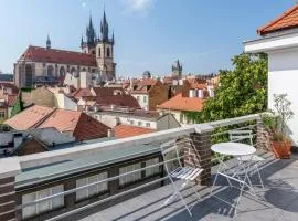 Romantic Cathedral View Apt Old Town, Balcony
