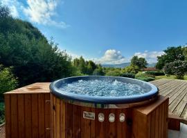 Chalet Le Chappoix - SPA, terrasse et grand jardin, hotel in Granges-sur-Vologne