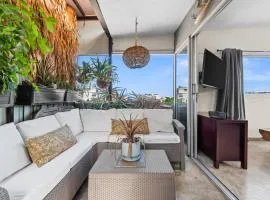 Charming Studio just a Few Blocks from the Beach