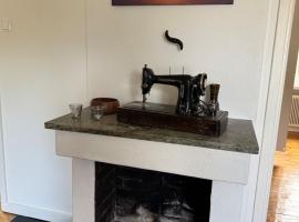 Naturnära boende i Kosta, hotel in Kosta