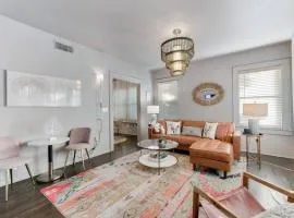 Stylish 1BR with Patio Near Santa Fe Trail