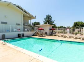 Motel 6-Redding, CA - Central, hótel í Redding