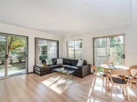 Light filled 2 Brm Cityside