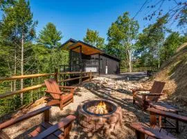 Honeyscape Treehouse HotTub Intimate Getaway Firepit