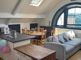 2 Bedroom City Centre Penthouse Loft Apartment