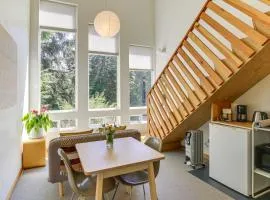 Walk to Ocean! Forested Oregon Coast Getaway
