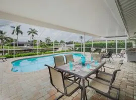 Beautiful electric-heated pool home on Sailboat Access Canal - Villa Francis
