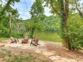 Relax on the River Modern Mountain View Escape!