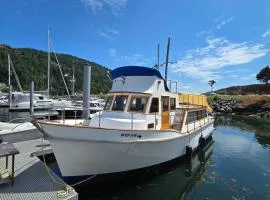 Dockside Boat Rental Suite Rosario Ocean Views