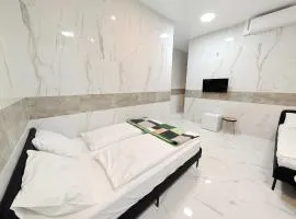Elegant Vienna Apartments in Prime Location Steps from Danube & Prater YB4