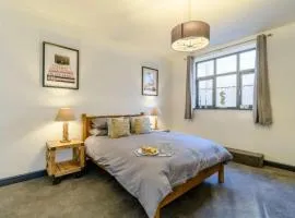 The Chatsworth Sleeps 6 King Size Beds