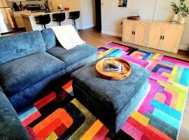 Deluxe Apt, King Bed, Pool, Gym,free "p"