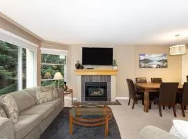 Woodrun Lodge 514 | Ski-In Ski-Out Condo w/ Pool, Hot Tub, Free Parking, Wifi & Laundry