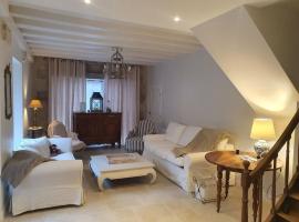 Demeure restaurée avec chambres privatives, proche Loire, vignes et activités outdoor - FR-1-590-240, hotel v destinaci Beaulieu-sur-Loire