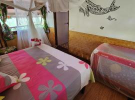 Location " la Pirogue " Maison d'Hôtes à Moorea, hotel s vířivkou v destinaci Haapiti