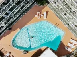 Surfer Beach Hotel
