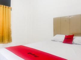 RedDoorz at Risma Hostel ITERA Lampung, hotel in Kedaton