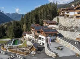 Alpine Chalet with Sauna and Balcony