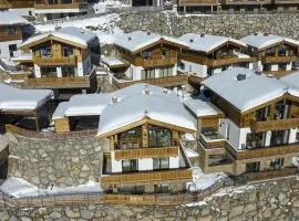 Stylish Chalet by Ski Slopes