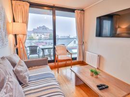 HOM I Depto 2D2B en Conjunto frente a la Costanera, hotel in Puerto Varas