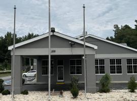 Super 8 by Wyndham Fayetteville, hotel v destinaci Fayetteville