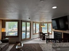 Studio in Lakeside Village, Updated Kitchen & Bath apts