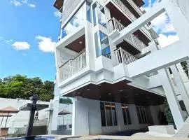 7BR Luxury Resort with Pool and Bar