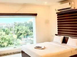 Hotel Rhythms Chennai near TradeCentre,Miot,DLF,L&T