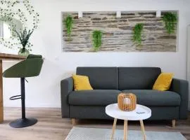 Studio entièrement rénové avec patio - 2 personnes