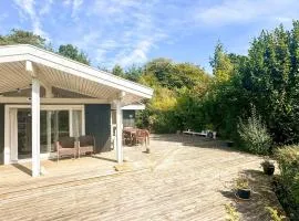 6 person holiday home in Dronningmølle-By Traum